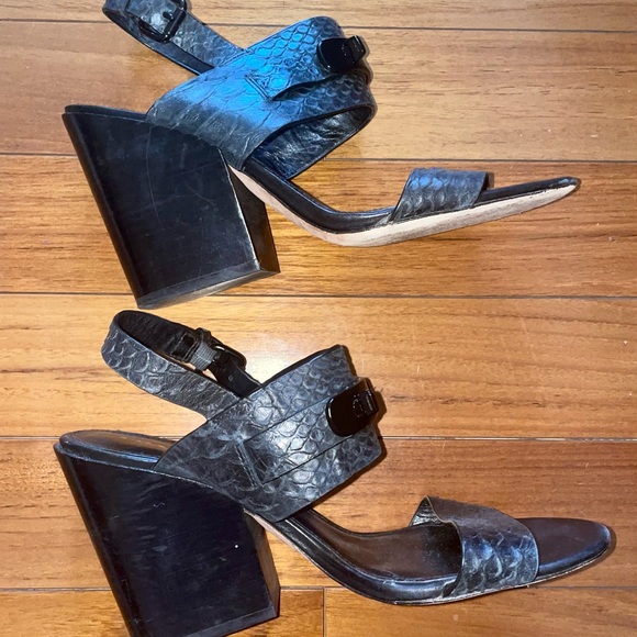 Coach Leather Sling Back - Picture 2 of 7